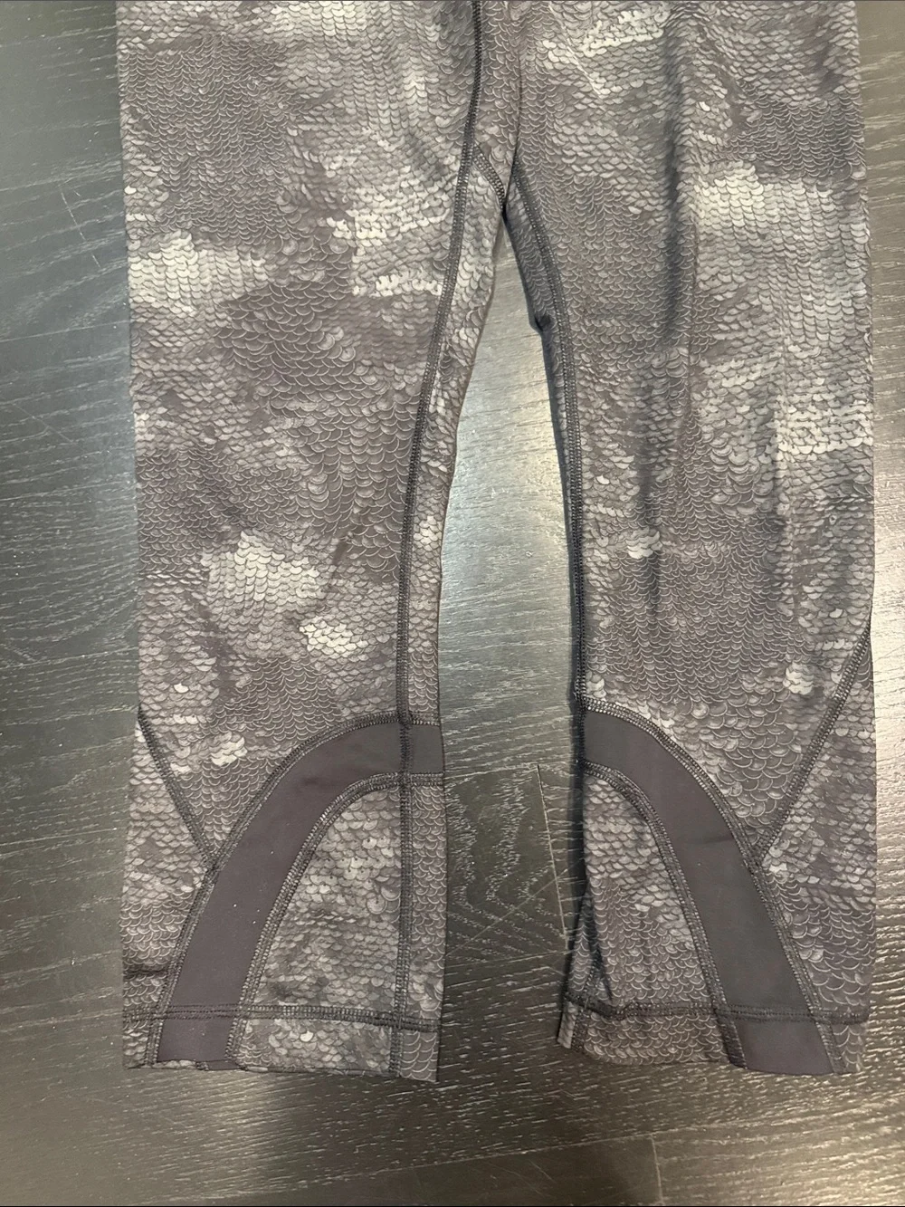 Lululemon Snakeskin print Active Leggings - RARE